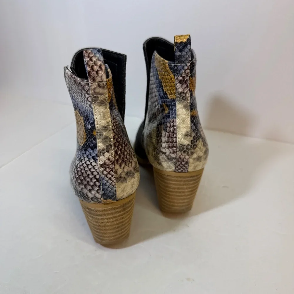 Black Snakeskin Pointed Toe Ankle Boots Multicolor Heel Cutout Booties Sz 7